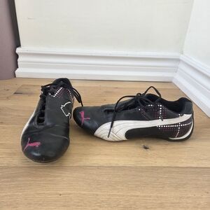 Puma Women's Black and White Athletic Shoes with Pink Accents - Women's Size 8.5